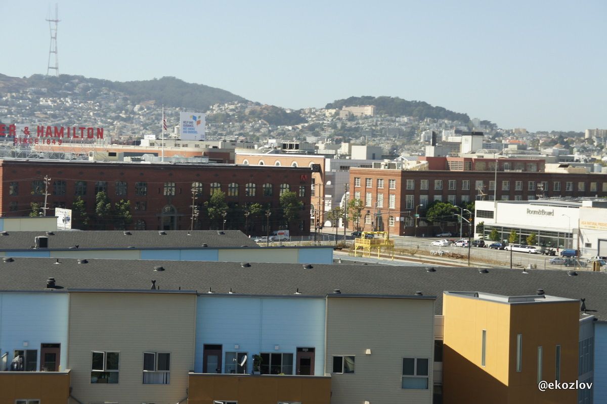 Inside Twitter's San Francisco office, photo 18